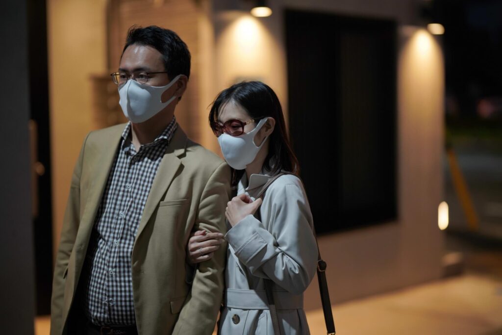 客観性の高いホテル出入りの瞬間"